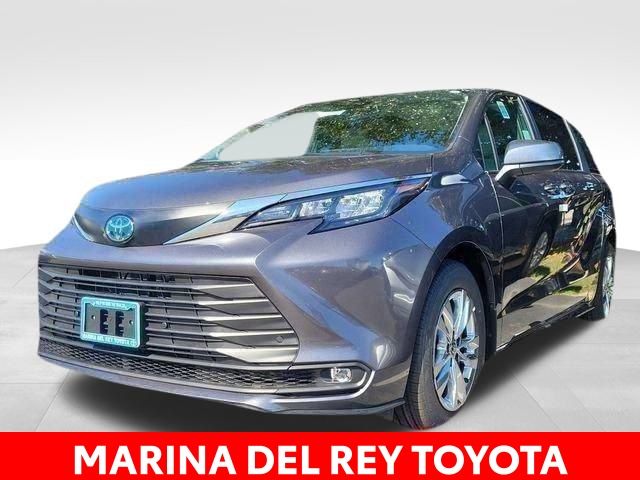 2025 Toyota Sienna XLE