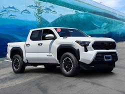 2026 Toyota Tacoma Hybrid TRD Off Road