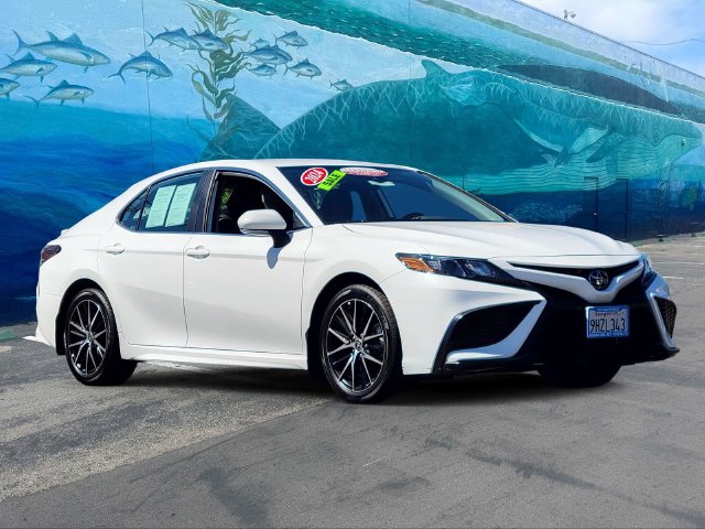 2024 Toyota Camry SE
